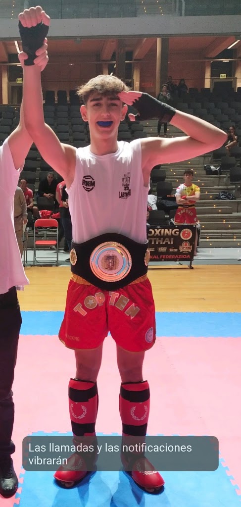Kickboxing Logrono.Academia Riojana. — Uniforme