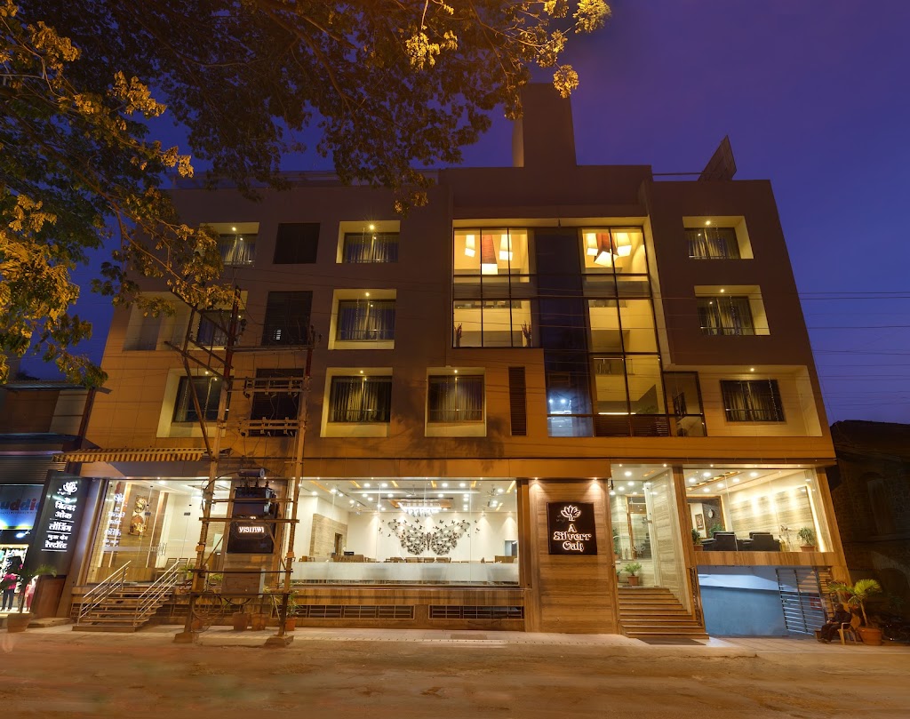 Hotel Silver Oak 5 Minutes Walk From Mahalaxmi Temple