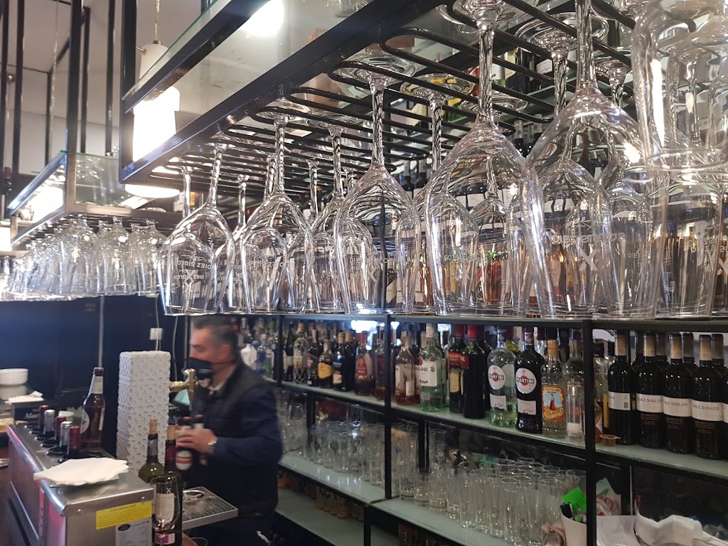 La Parada 33 — Ambiente