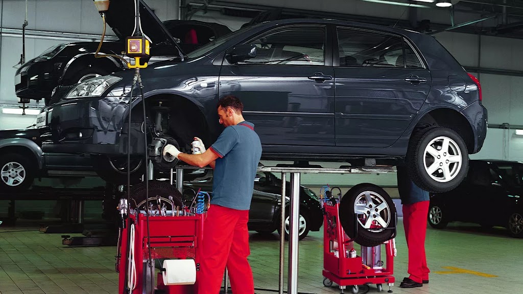 Taller Mecanica, Chapa y Pintura, Neumaticos Toyota Ourense — Taller