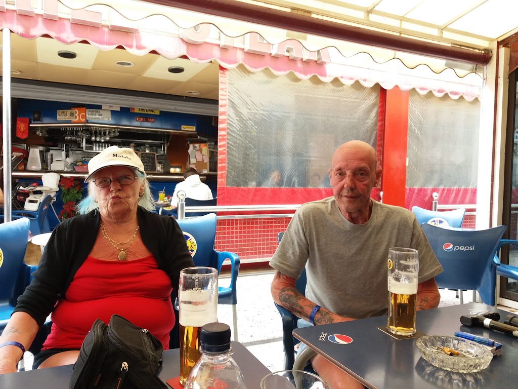 Kim's Bar And Restaurant. — Pub