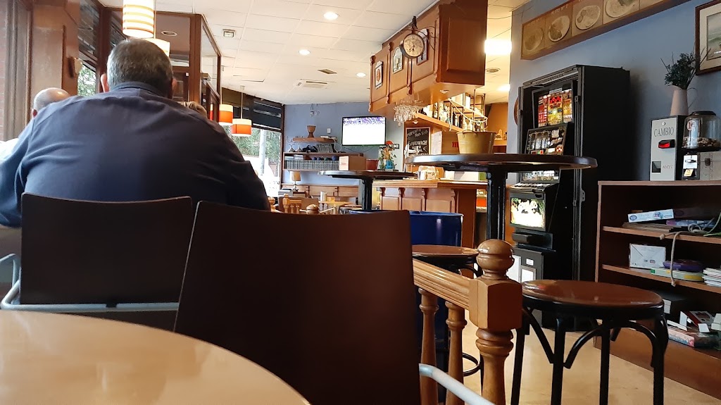 Cafe Ares — Ambiente
