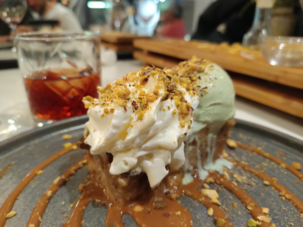 Meson Las Duelas — Comida y bebida