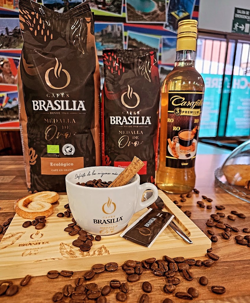 Chevere Bar Cafe — Comida y bebida