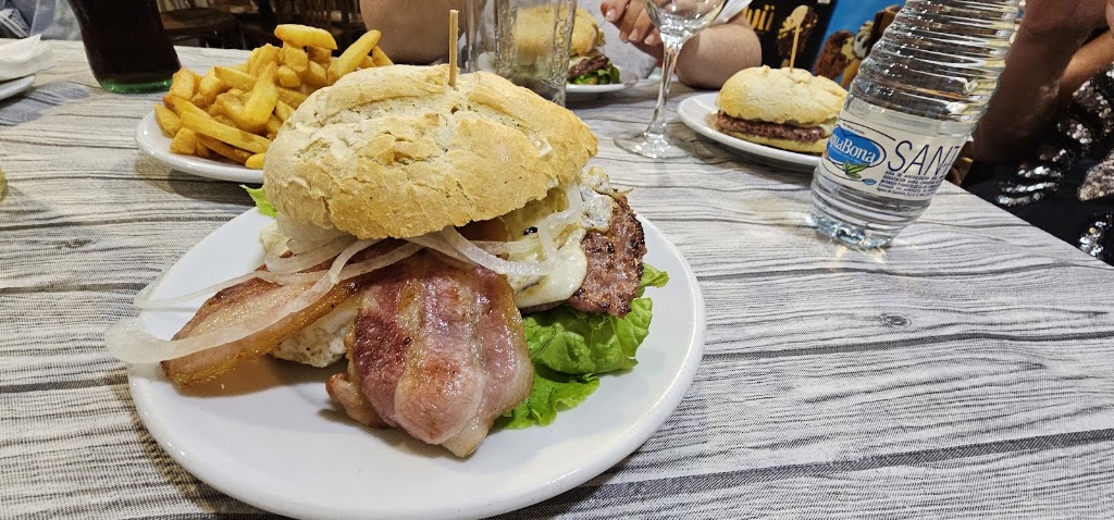 Restaurante La lecheria de castro — Comida y bebida