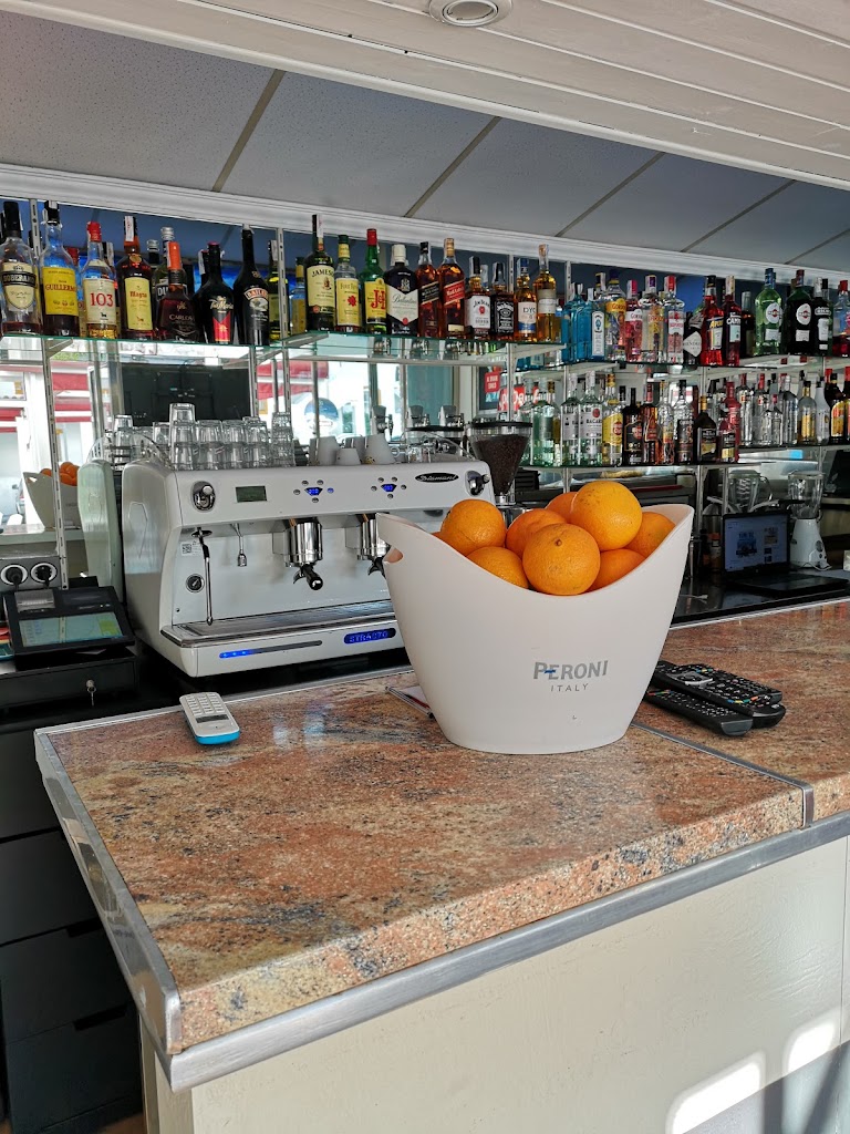 Cafeteria Juan Palomo Pig Bar — Comida y bebida