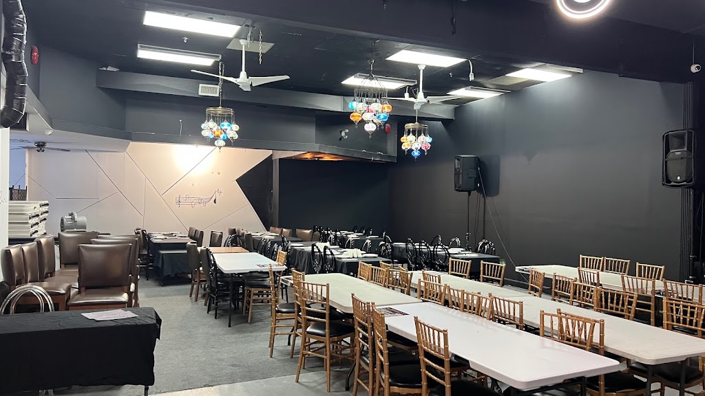 Moon Restaurant & Bistro
