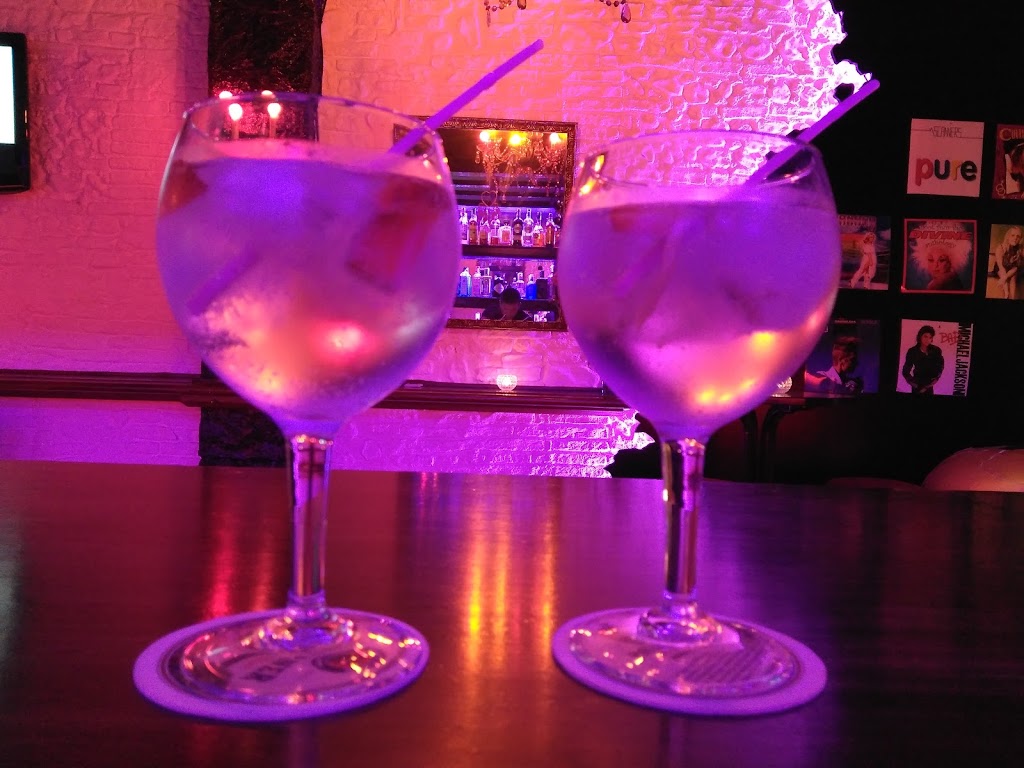 Everlasting Love Sitges — Martini