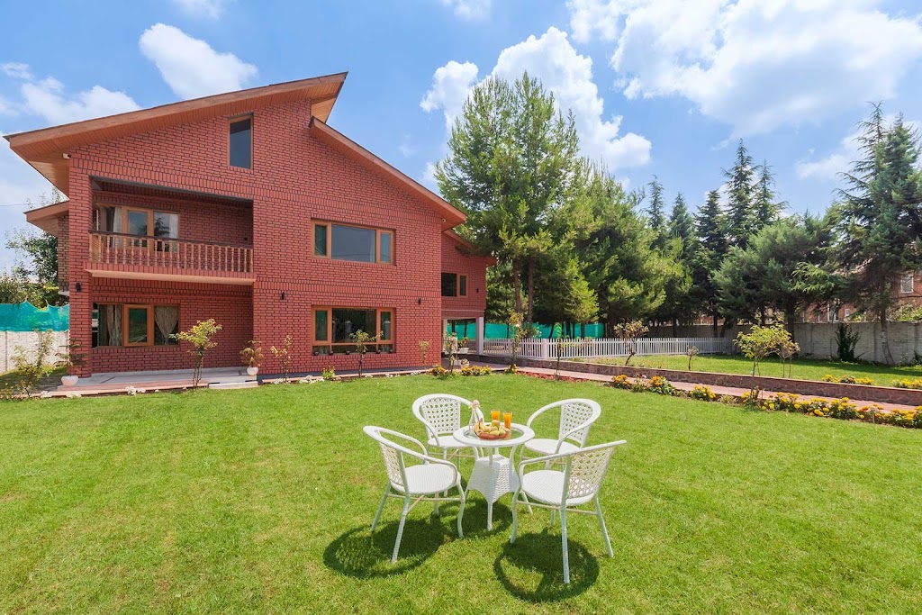 Stayvista At Pinewood Villa In Srinagar 4 Bhk Luxury Villa