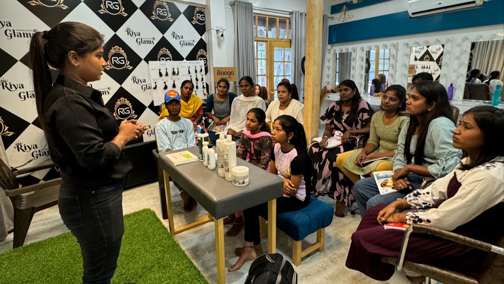 Riya Glams Makeup Academy Luxury Women S Salon