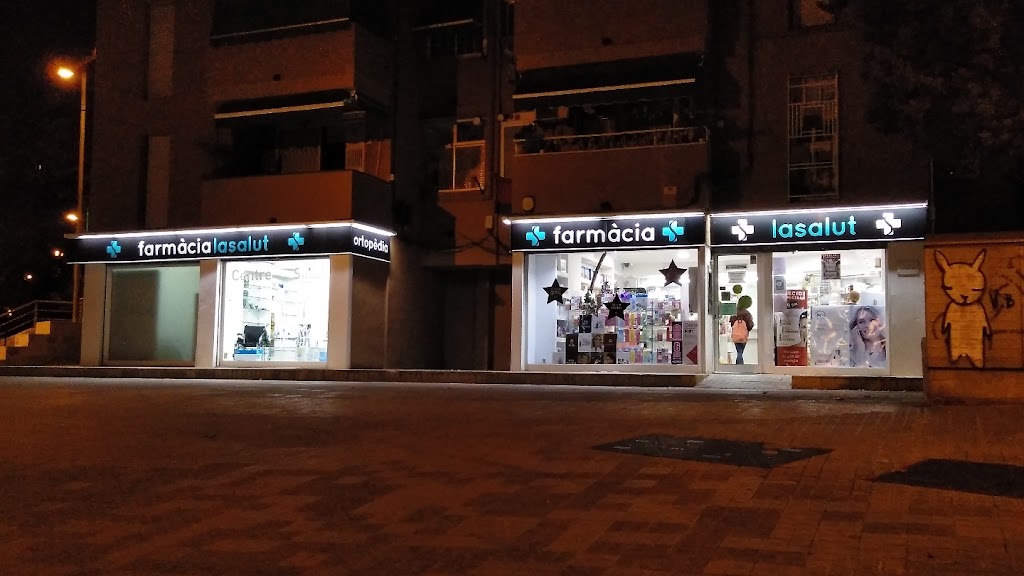 Farmacia La Salut Badalona — Del propietario