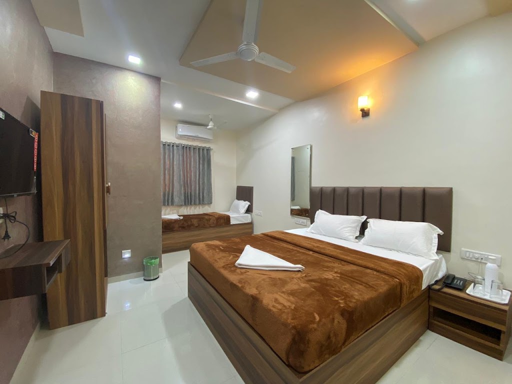 Hotel Divine