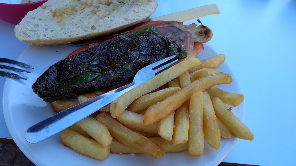 Bar El Rinconcito — Comida y bebida