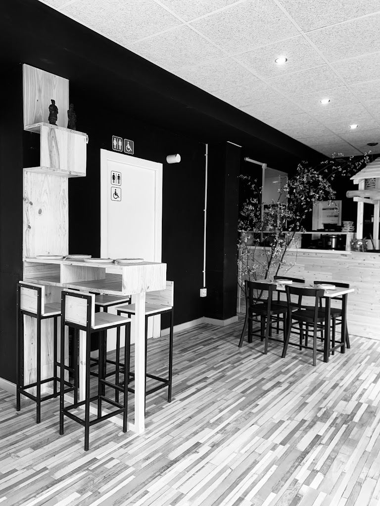 TAVERNA KURAMA * Cuina Japonesa i Sushi — Ambiente