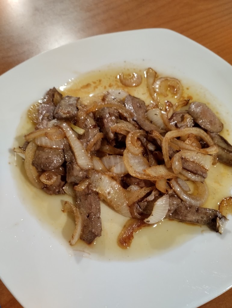 Bar Metropolis — Comida y bebida