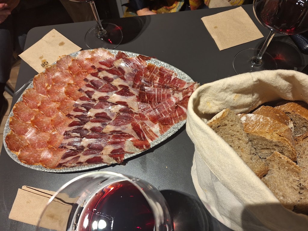 A que vino — Comida y bebida