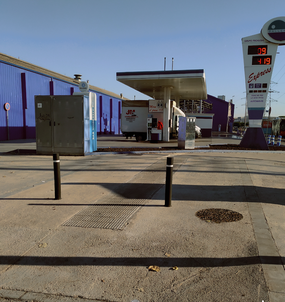 Ballenoil Sant Boi — Estacion de servicio