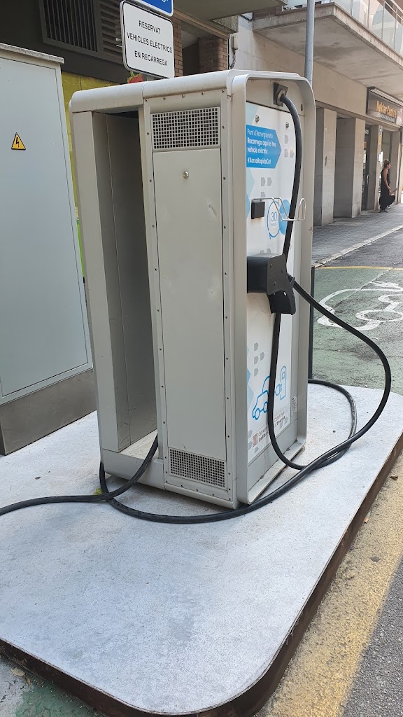 Etecnic Charging Station