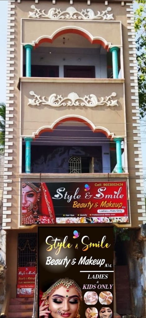 Style Smile Beauty Parlour Santhi