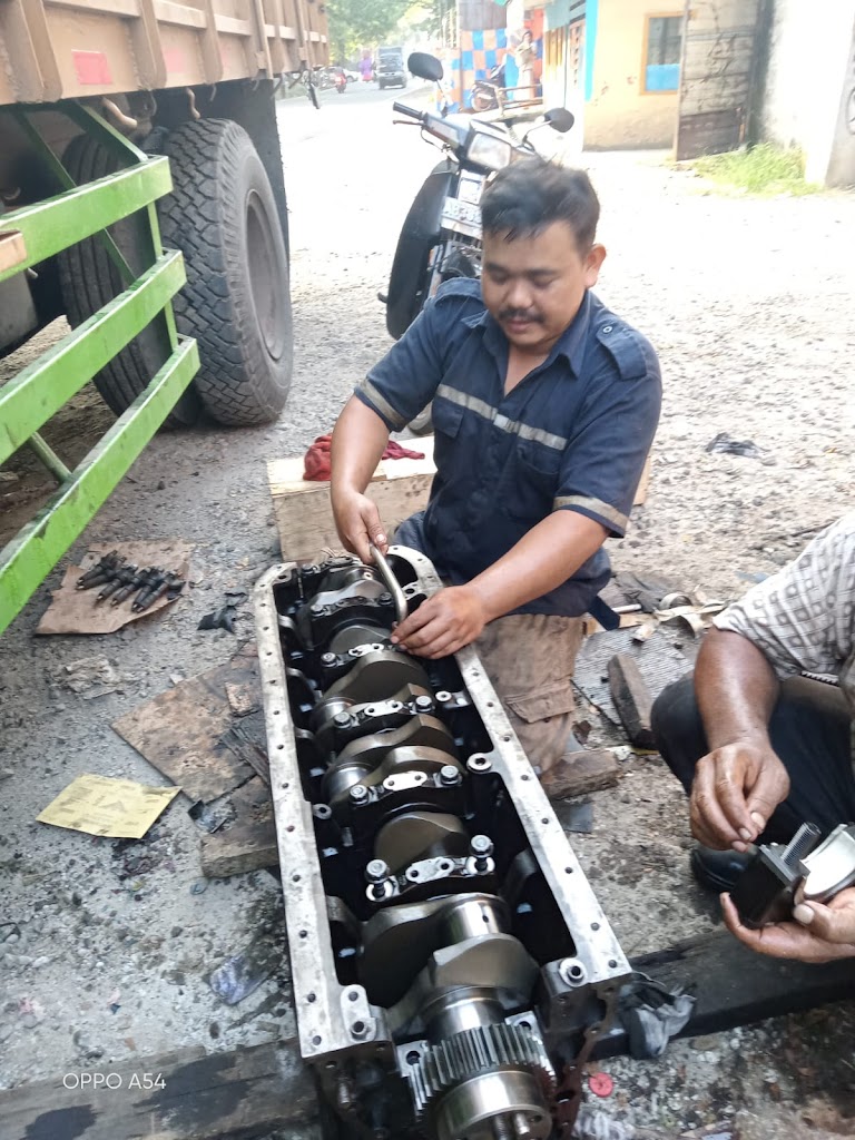 Mekanik montir mobil panggilan daerah tangerang terima storing service khusus mobil truk diesel dan alat berat