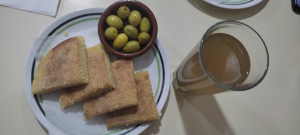 Bar Restaurante Los Hermanos — Comida y bebida