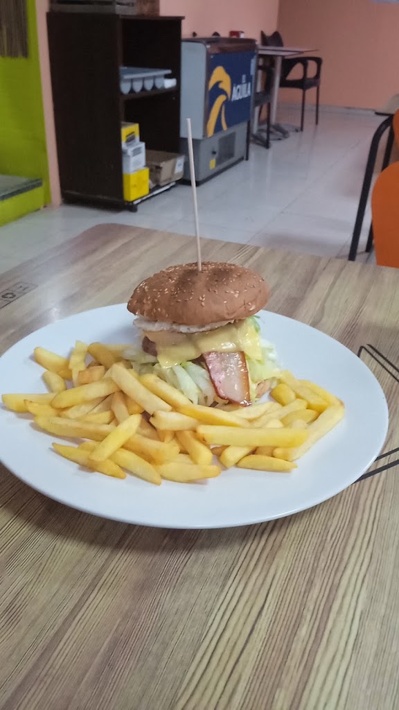 Bar Restaurante "La Guampa" — Comida y bebida