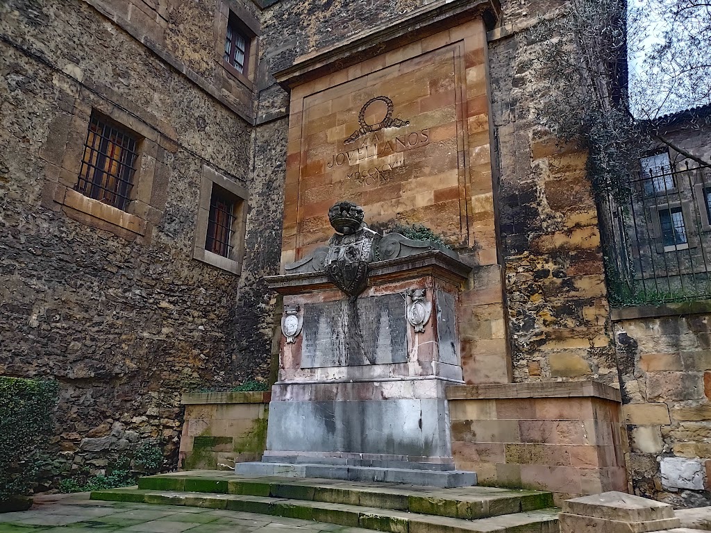 Monumento a Jovellanos