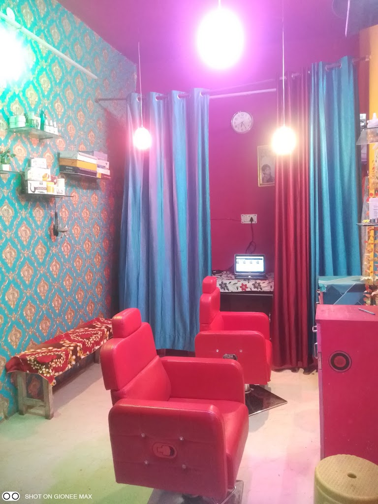 Red Queen Beauty Salon