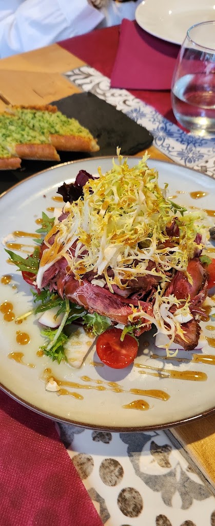 Hungry Gastro Food Bar — Ensalada de atun