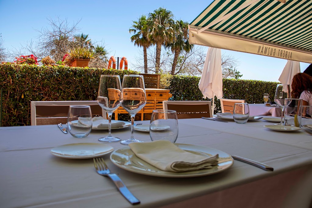 Albert Guzman Restaurant — Ambiente