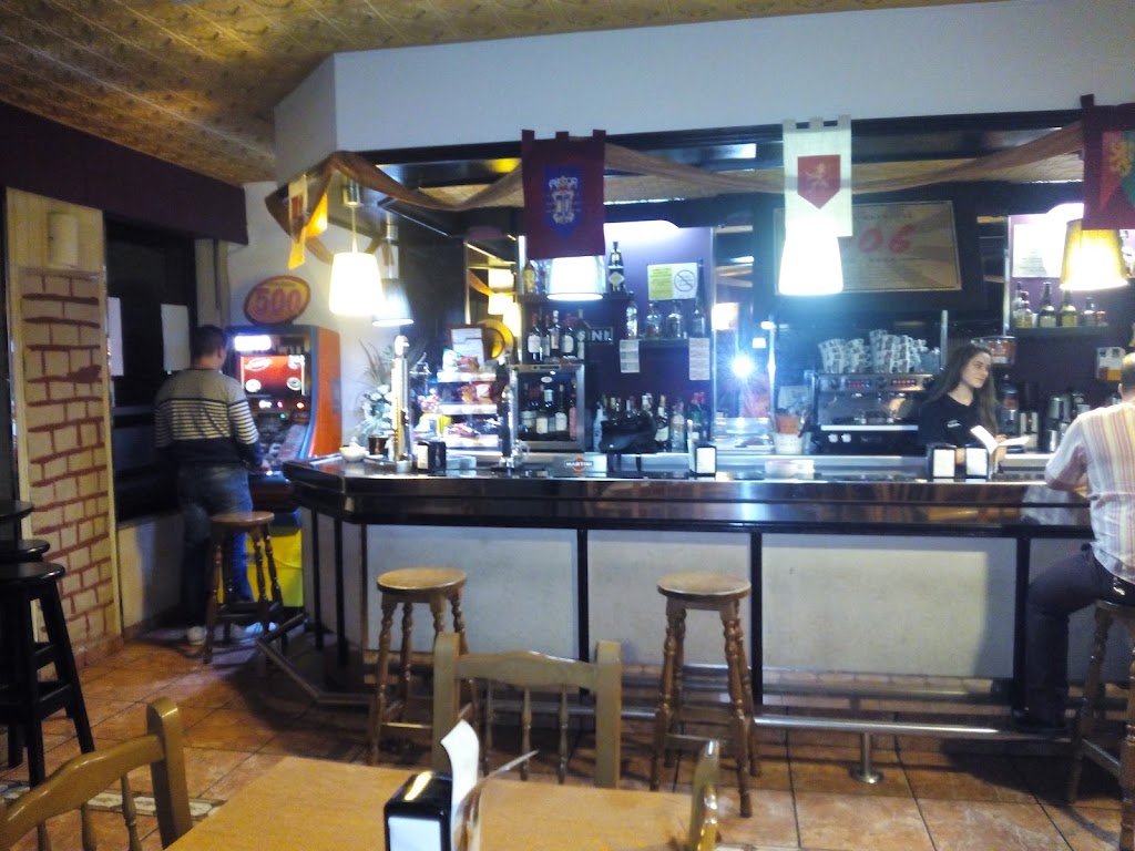 Cafe Bar Embajador — Ambiente