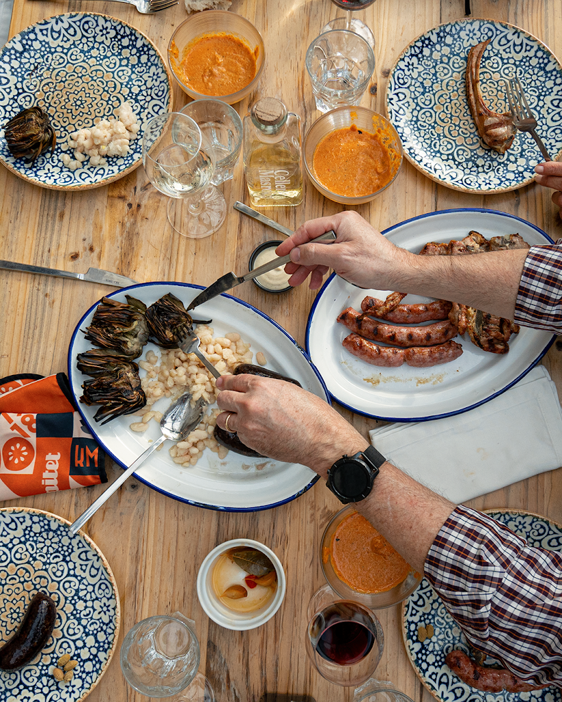 Restaurante LA LICORERA — Comida y bebida