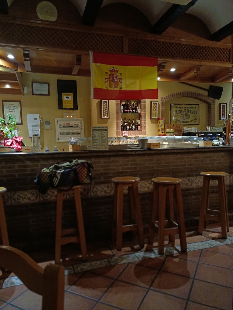 Meson Restaurante Casa Alicia — Ambiente