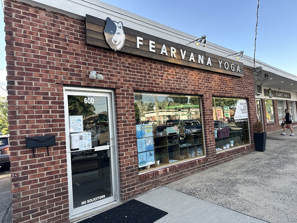  Fearvana Yoga
