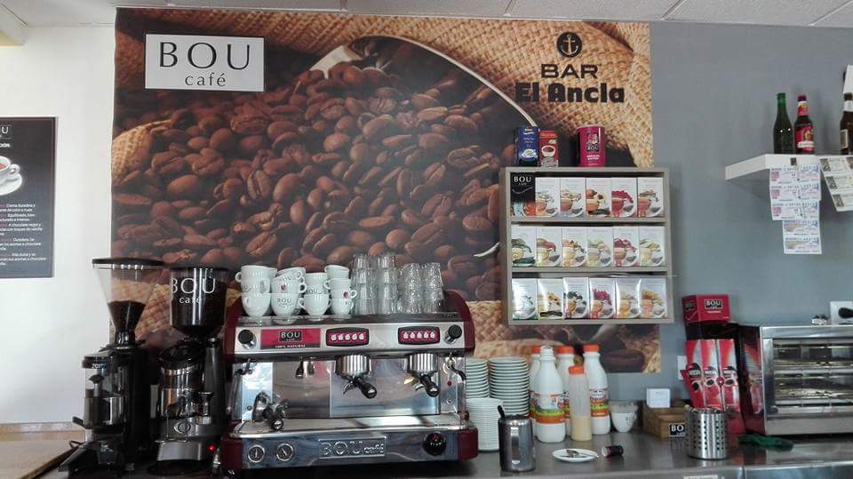 Bar Restaurante EL ANCLA — Ambiente