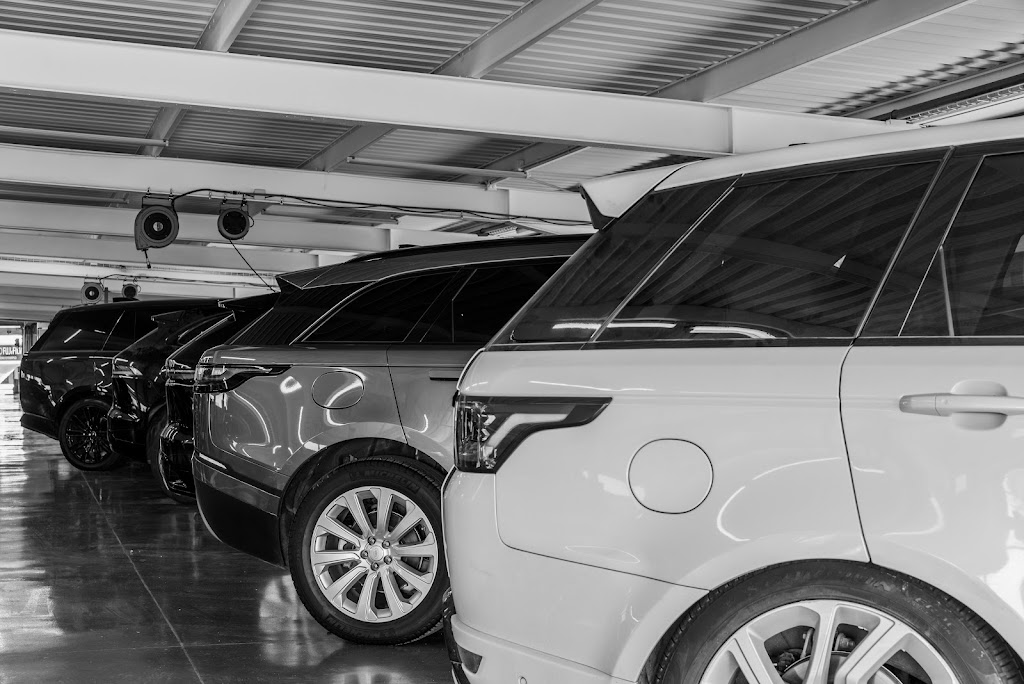 Taller Oficial Land Rover C. de Salamanca (Marbella) — Del propietario