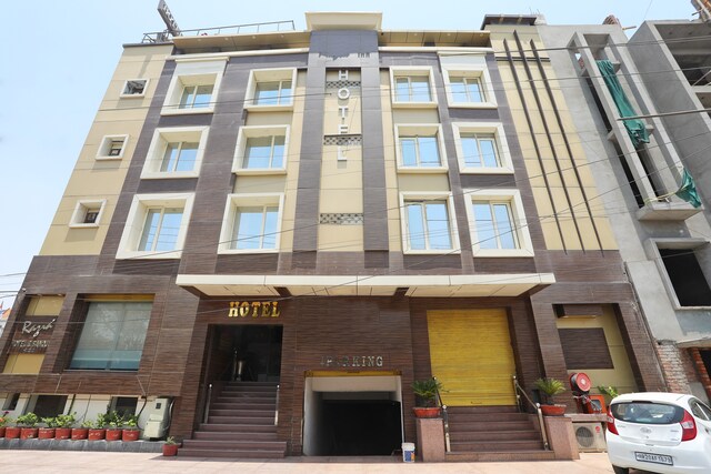 Capital O Hotel Razia Inn