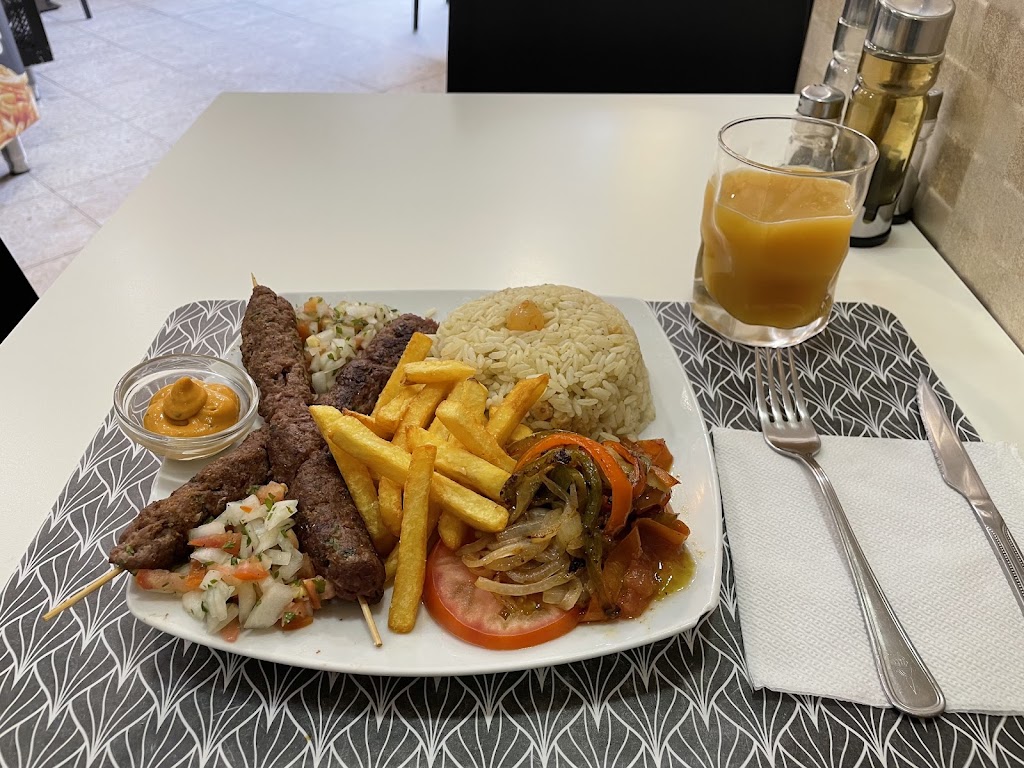 Restaurant Elkaissi — Comida y bebida