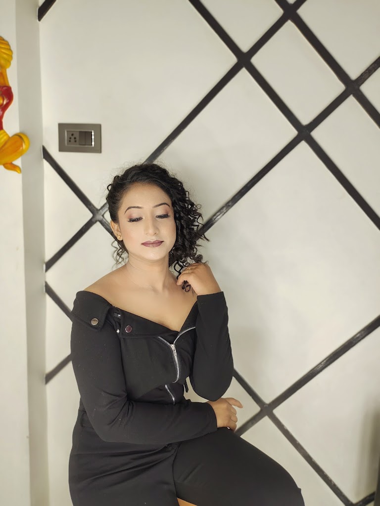 Shine Make Up Studio