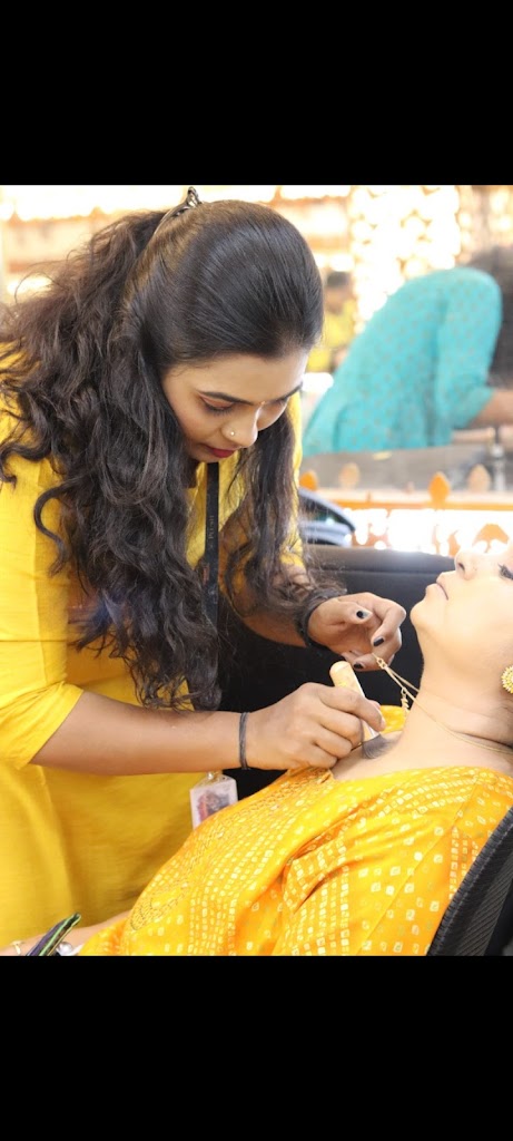 Dt Beauty Hut