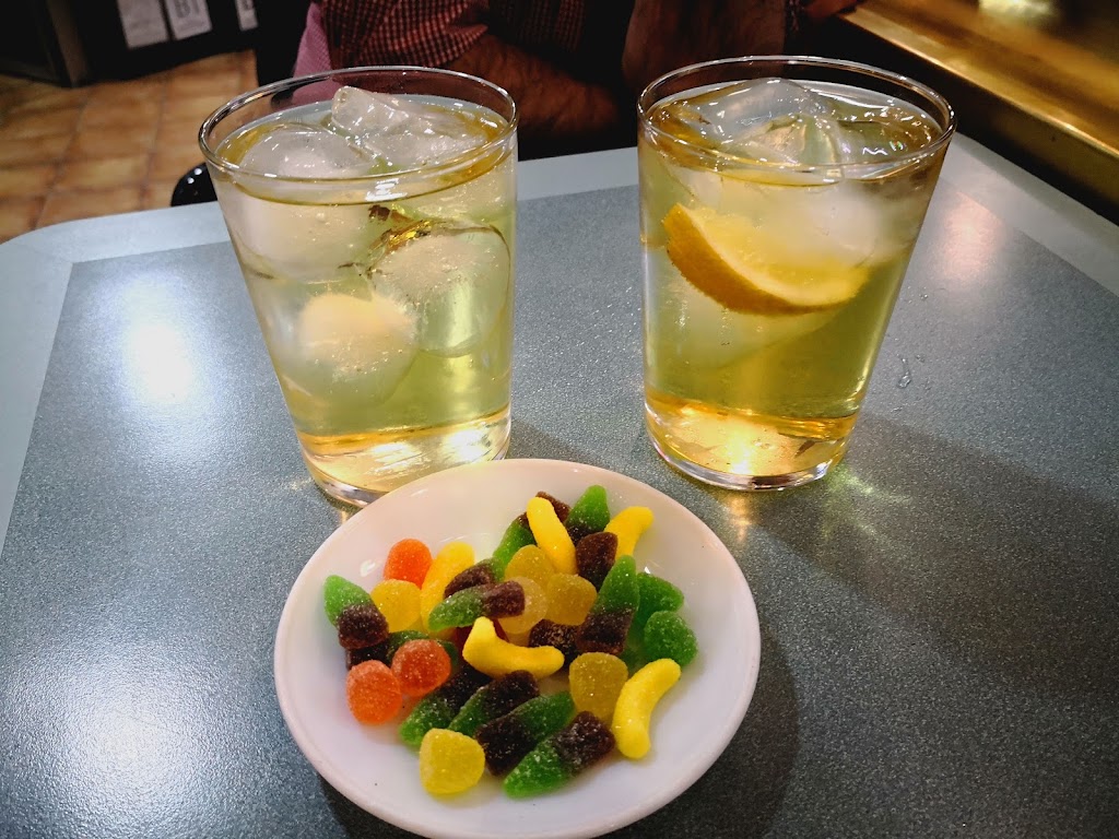 Bar Madris — Comida y bebida