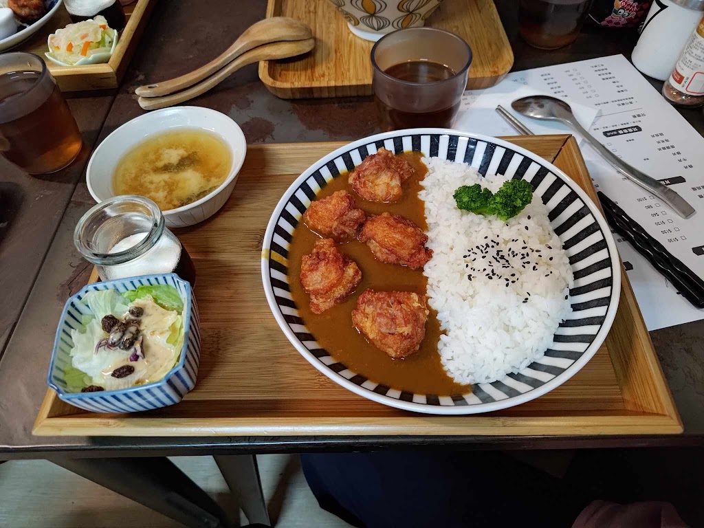 懶的丼 · 鷄唐揚げ專賣 的照片