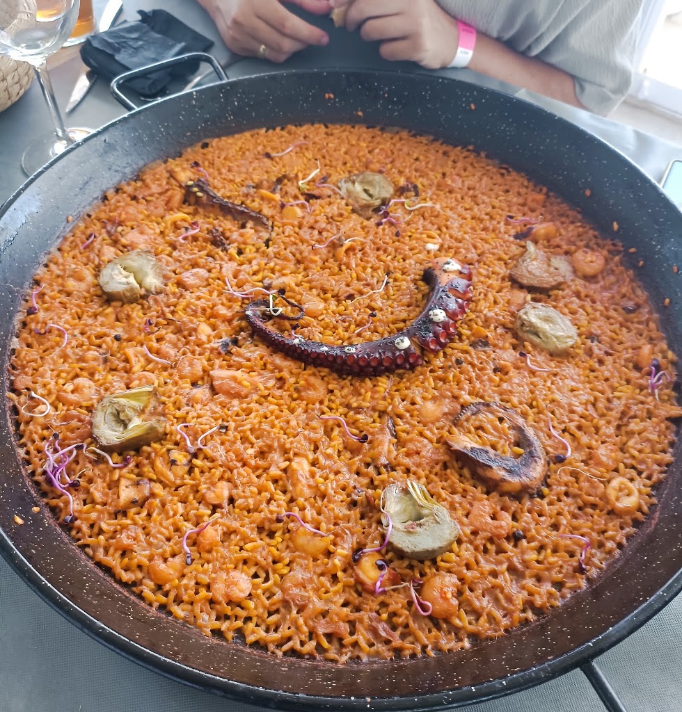 Caliza Pool Bar — Paella