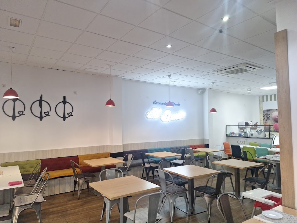 Cerveceria Taperia El Barrio — Ambiente