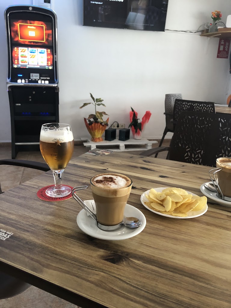 Bar Dani — Comida y bebida