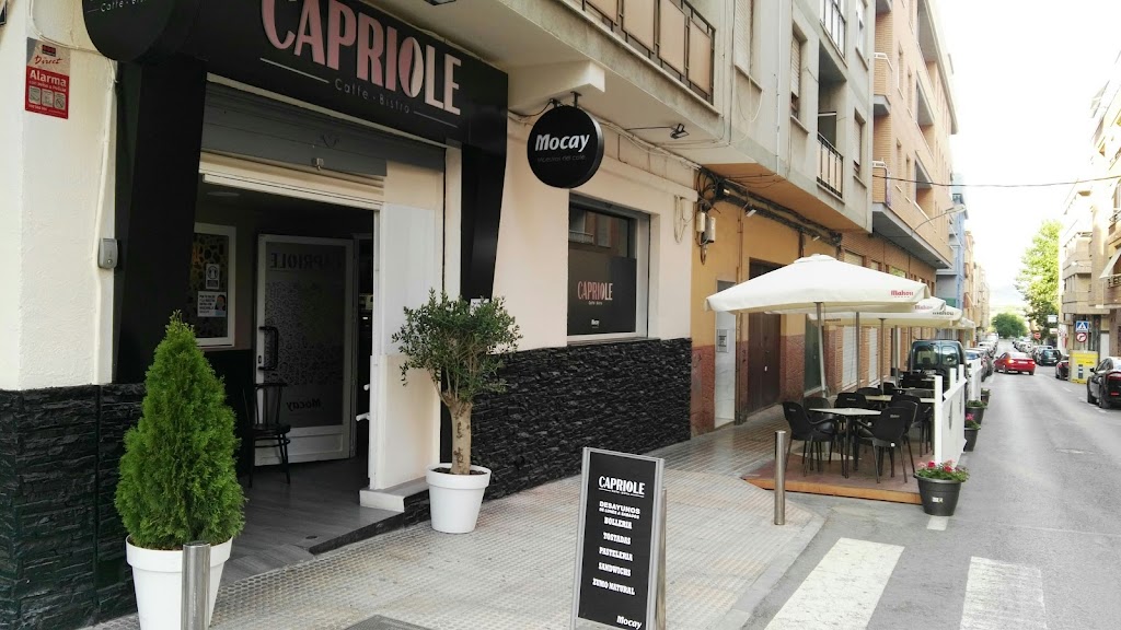 CAPRIOLE Caffe - Bistro