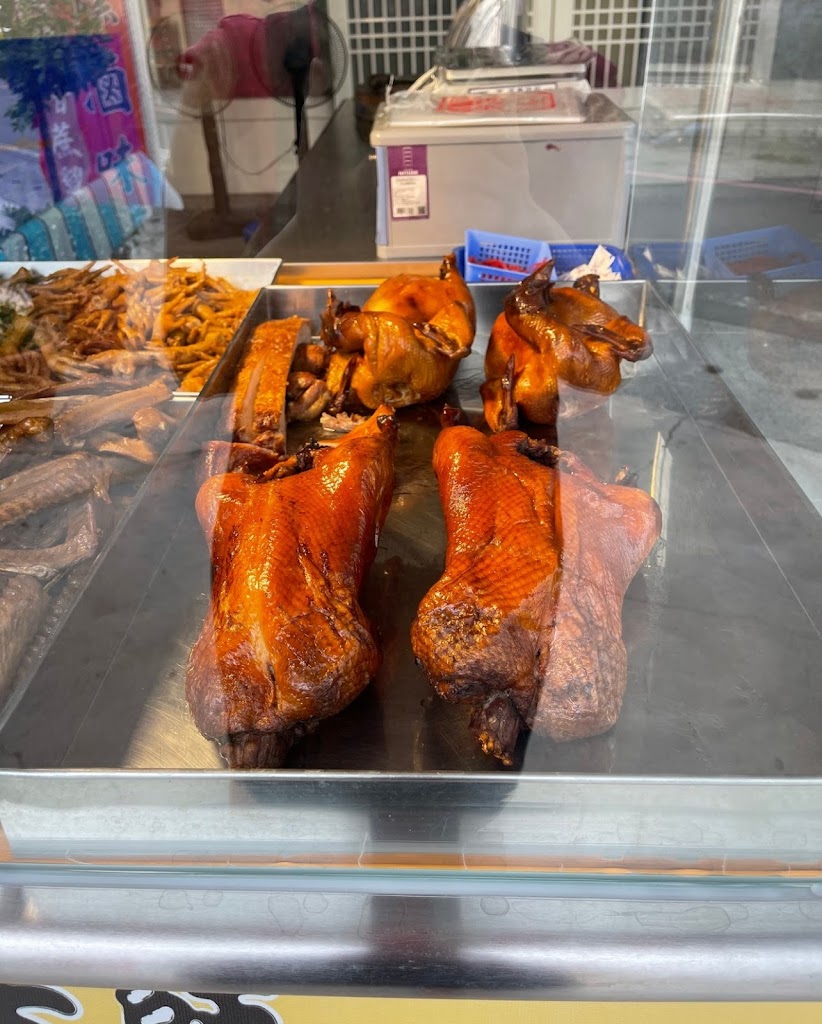 內埔烤雞烤鴨煙燻滷味專賣店 的照片
