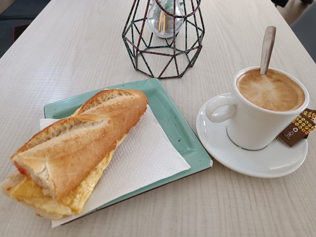 Desitja — Comida y bebida