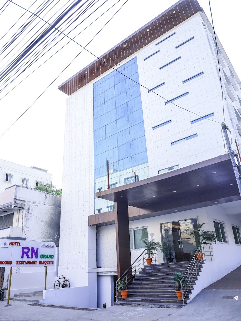 Hotel Rn Grand