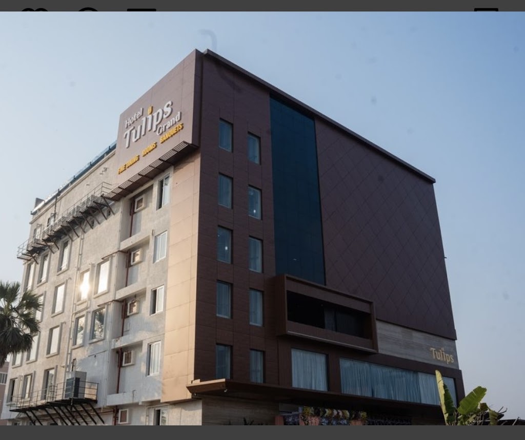 Hotel Tulips Grand